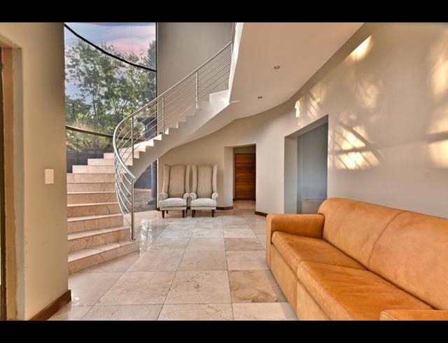 5 BEDROOM HOUSE FOR SALE IN BRYANSTON